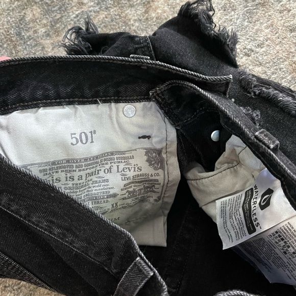 Levi 501 Women’s Black Levi Denim Shorts - Picture 7 of 9